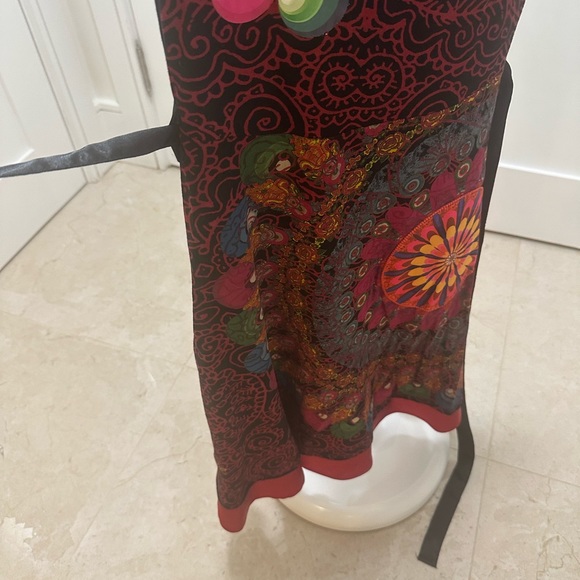 Classic Designal Dress pretty and comfortable - Picture 3 of 4